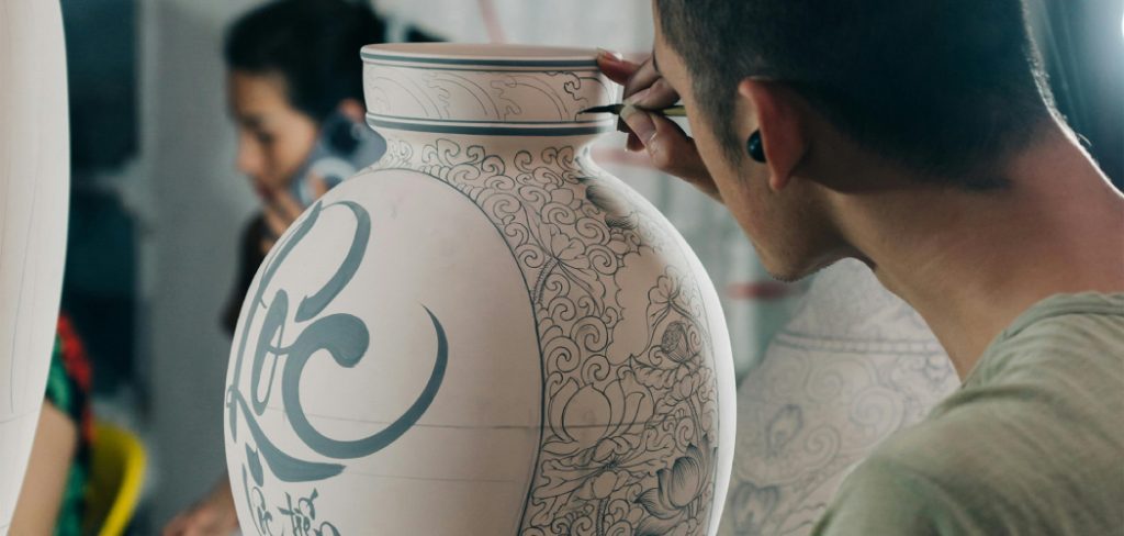 How to Touch Up Painted Ceramics