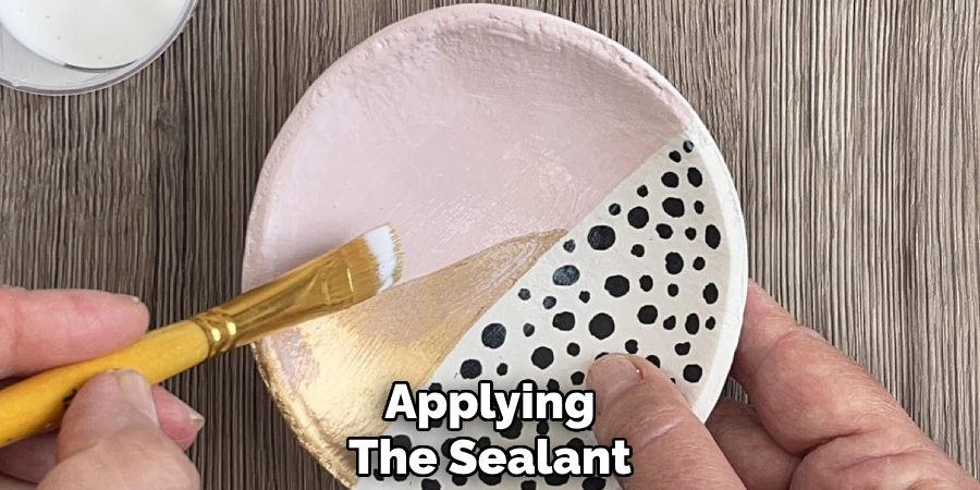 Applying
The Sealant