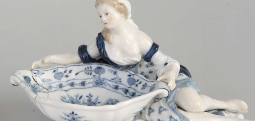 How to Clean Mold off Porcelain