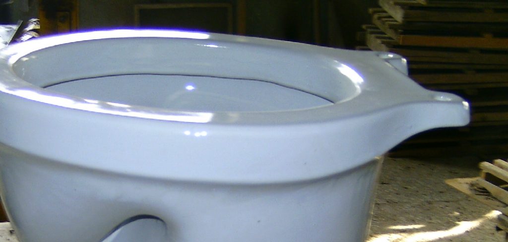 How to Repair a Broken Ceramic Toilet Tank Lid